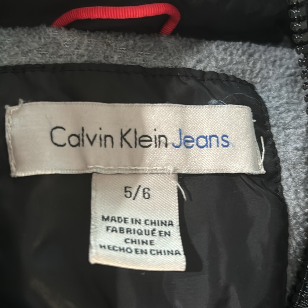 CALVIN KLEIN KIDS FLEECE LINED PUFFER JACKET - Picture 4 of 4